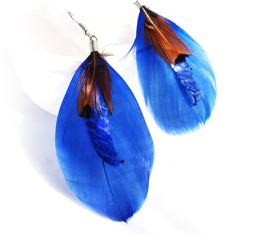 Királykék toll fülbevaló kígyóbőrrel