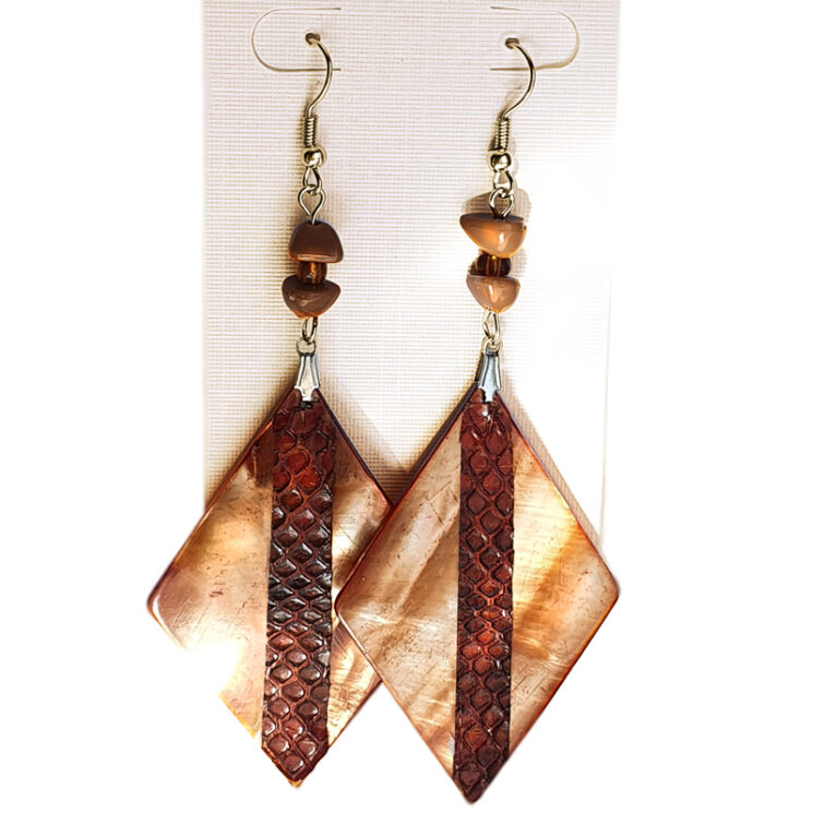 Rombusz kagyló kígyóbőr fülbevaló