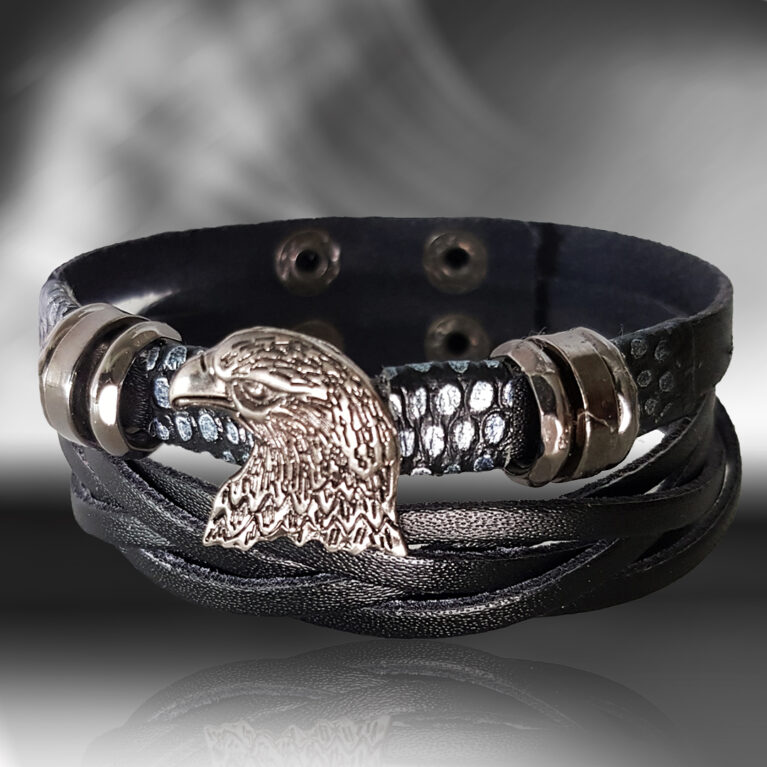 Sasfej bőr karkötő