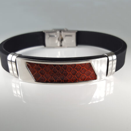 Nemesacél-kaucsuk vörös kígyómintás férfi karkötő